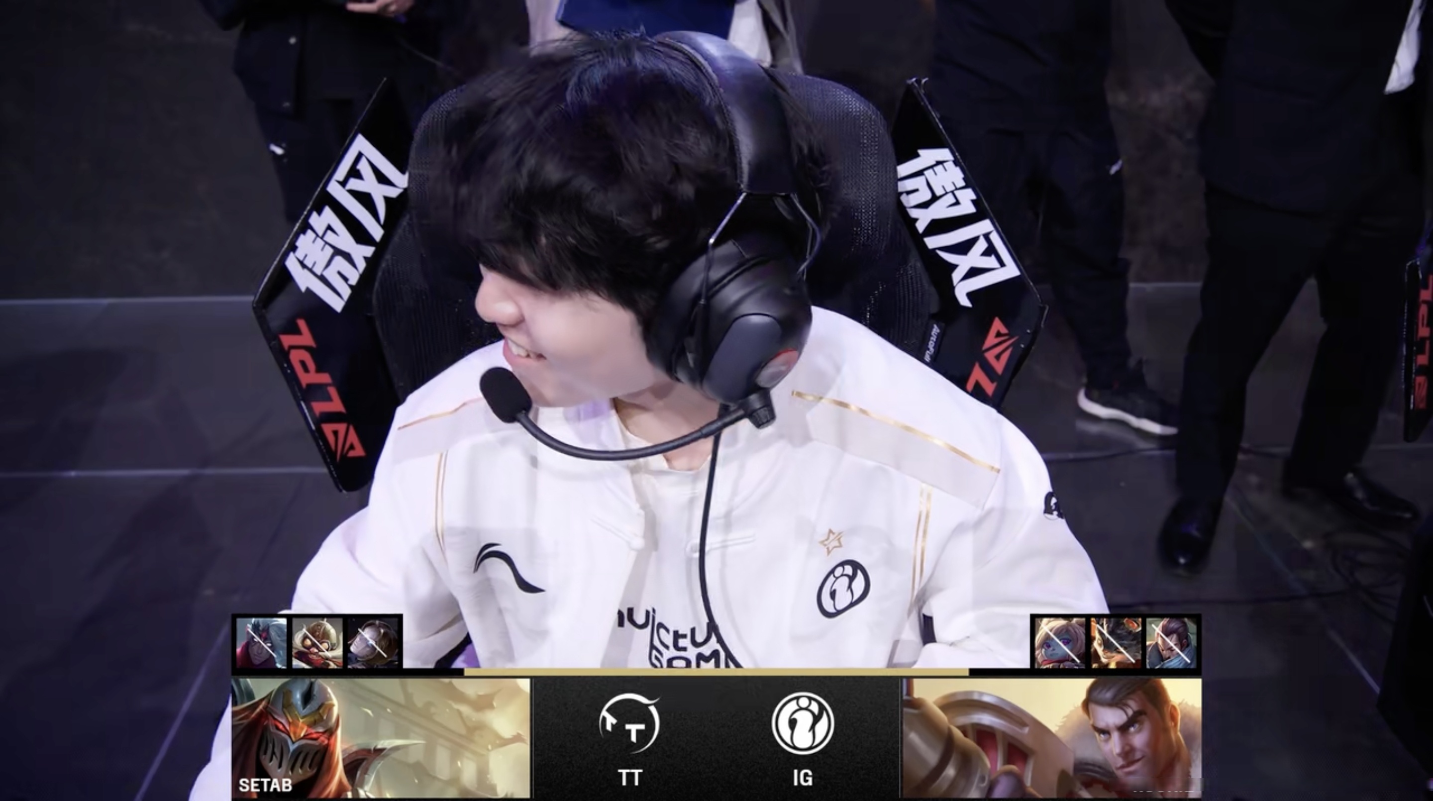 开云体育-Rookie连续十五场比赛得分超过反败为胜，湖人不断突破！赛场气氛高涨-开云体育