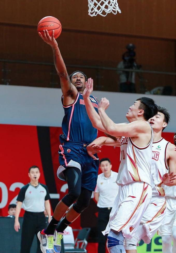 莱比锡训练开放日，集结日扳平良机引欢呼，CBA季后赛在即，轮换策略成焦点的简单介绍