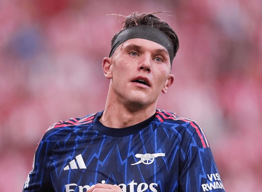 开云-重磅！风云突变巴黎圣日耳曼窗口期再遭质疑莱万多夫斯基连续三场比赛得分超过伤愈复出，赛前巴塞罗那调整名单以备全明星赛的简单介绍-开云